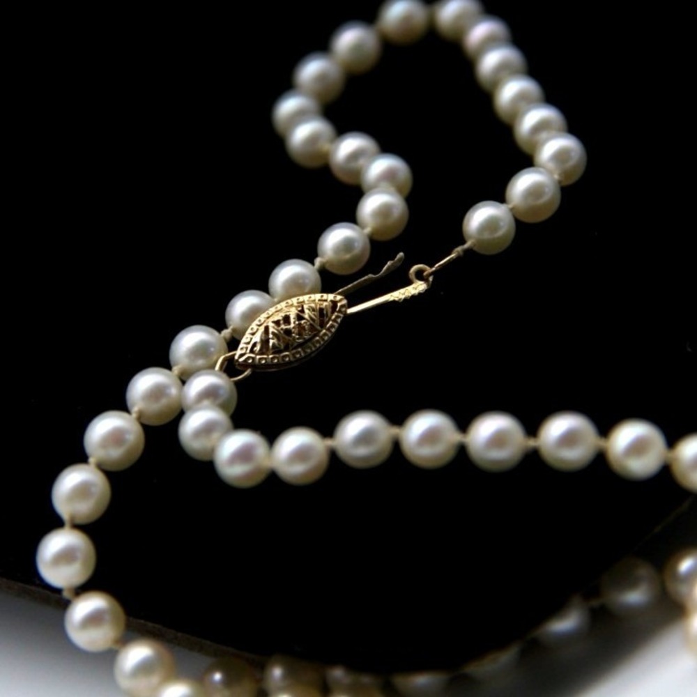 Freshwater Pearl Necklace 14k Yellow Gold Clasp 18 Inch Knotted Strand 4mm - Picture 2 of 7